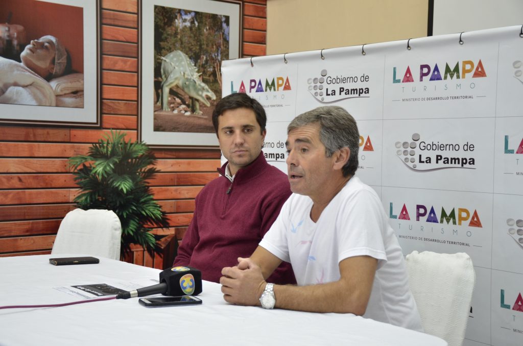 subsecretario de Turismo, Lautaro Córdoba, y el responsable de la organización, Humberto Tridente